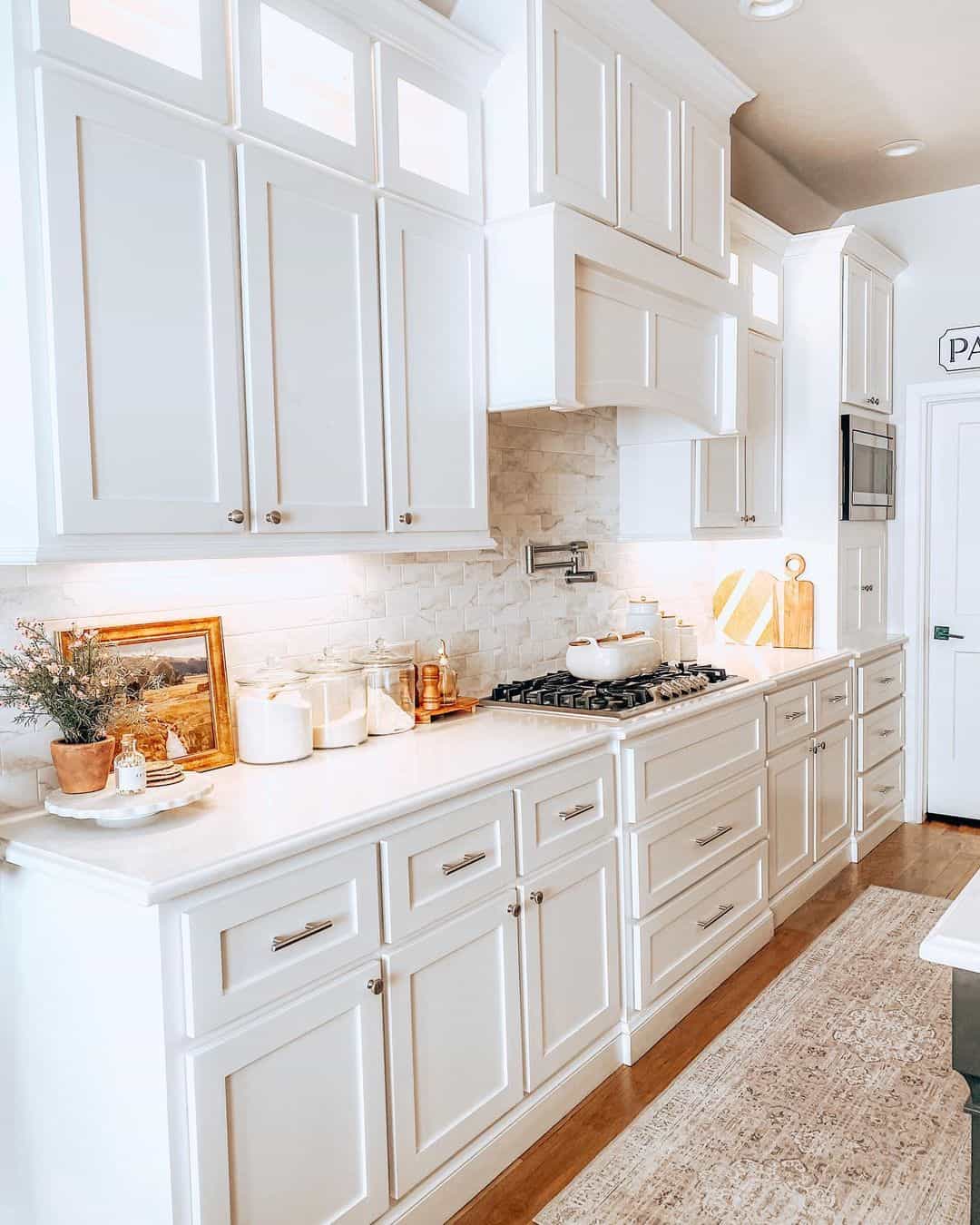 32 Farmhouse White Kitchen Cabinets You'll Fall In Love With