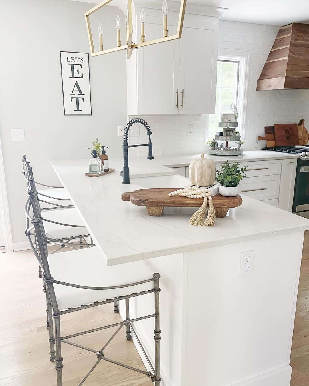 White Kitchen Peninsula with Seating - Soul & Lane