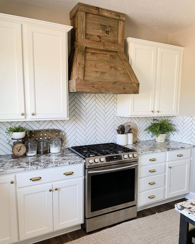 35 Wood Hood Vent Cover Ideas for an Inviting Kitchen
