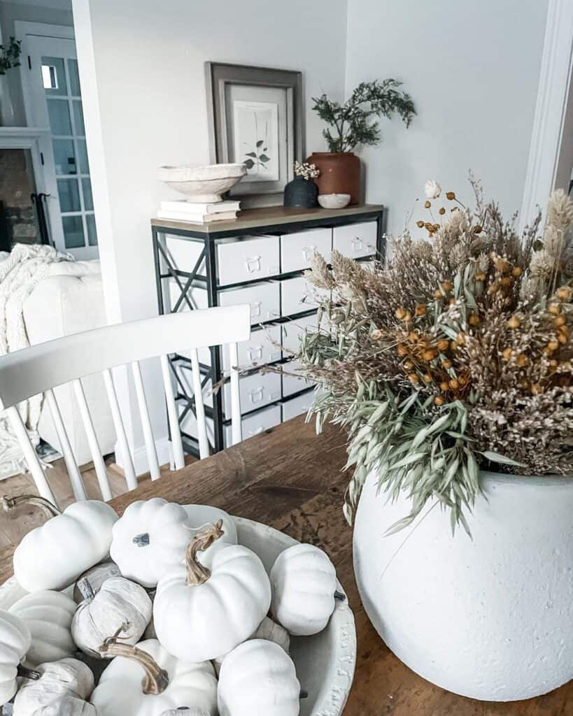 35 White Pumpkin Decor Ideas That Are Too Chic to Resist