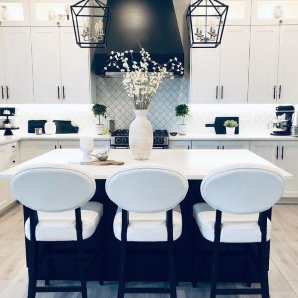 31 Black Kitchen Decor Ideas for A Bold Look