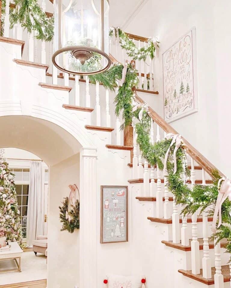 DIY Floral Garlands - How to Make Flower Garlands for Weddings, Home, and  Décor