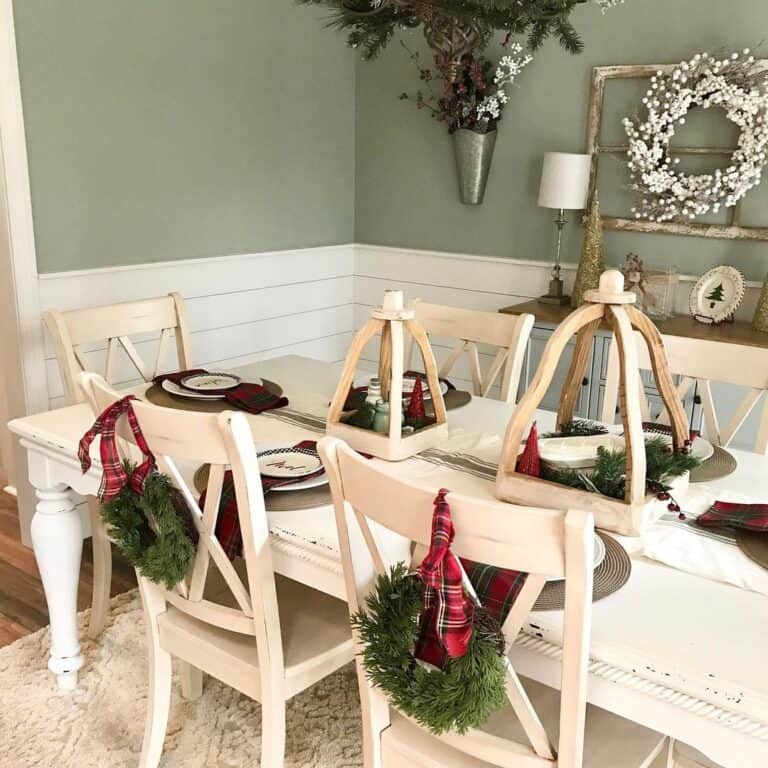 Wooden Christmas Décor Dining Room Table Centerpieces