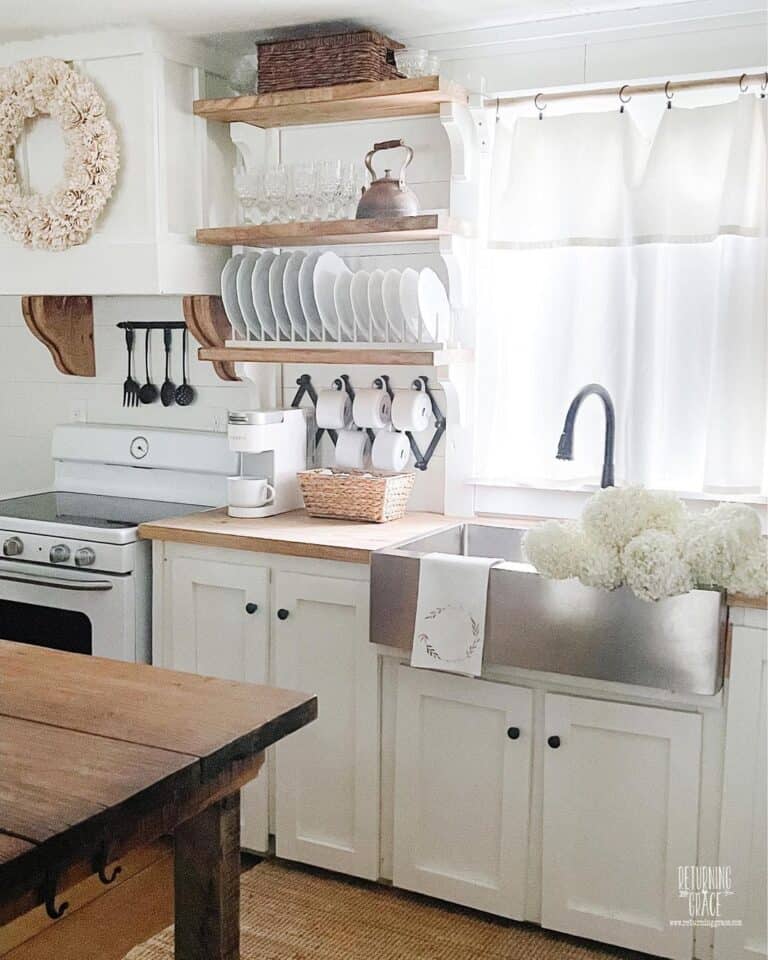 Woods and Whites Kitchen Ideas