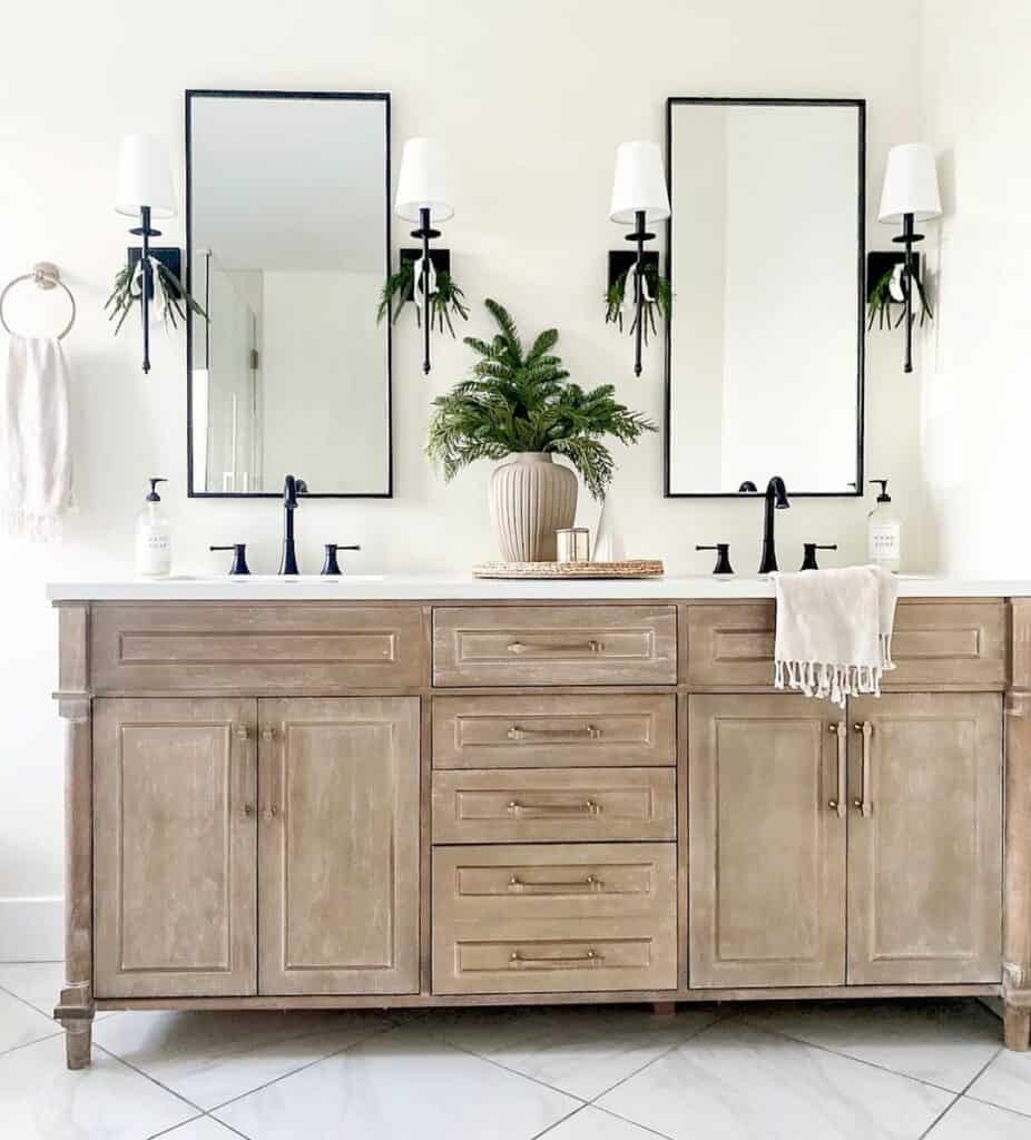 Bathroom Décor with Natural Materials