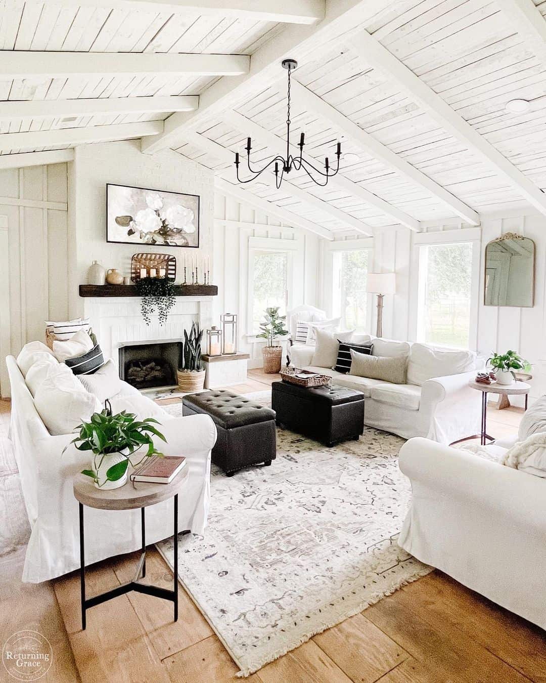 34 Living Room Chandeliers to Illuminate Your Life