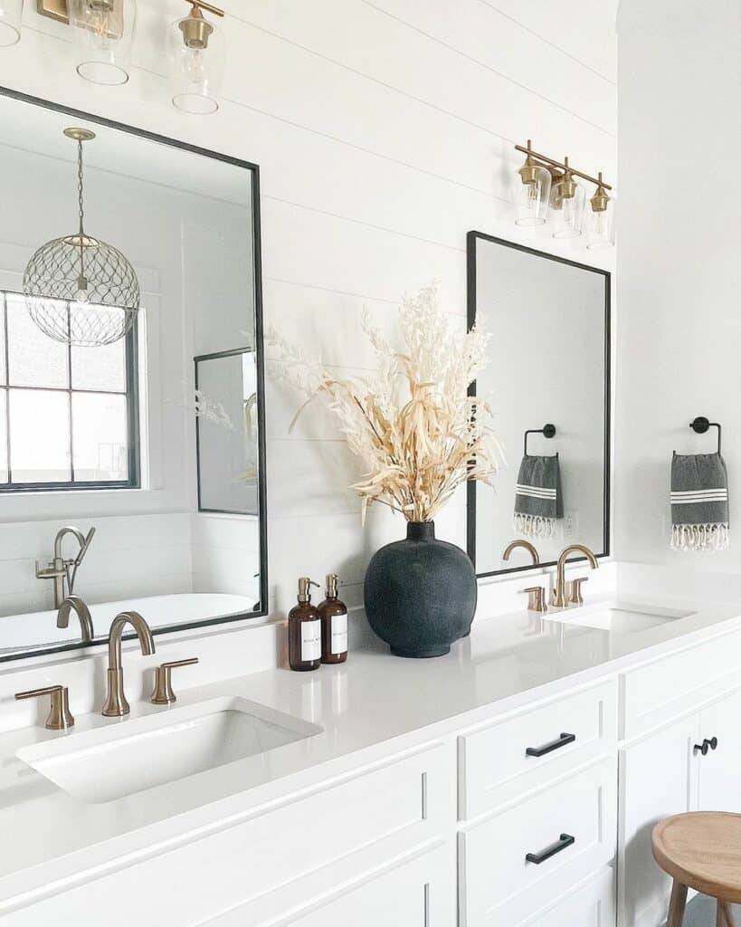 35 Fun and Practical Styles of Bathroom Counter Décor
