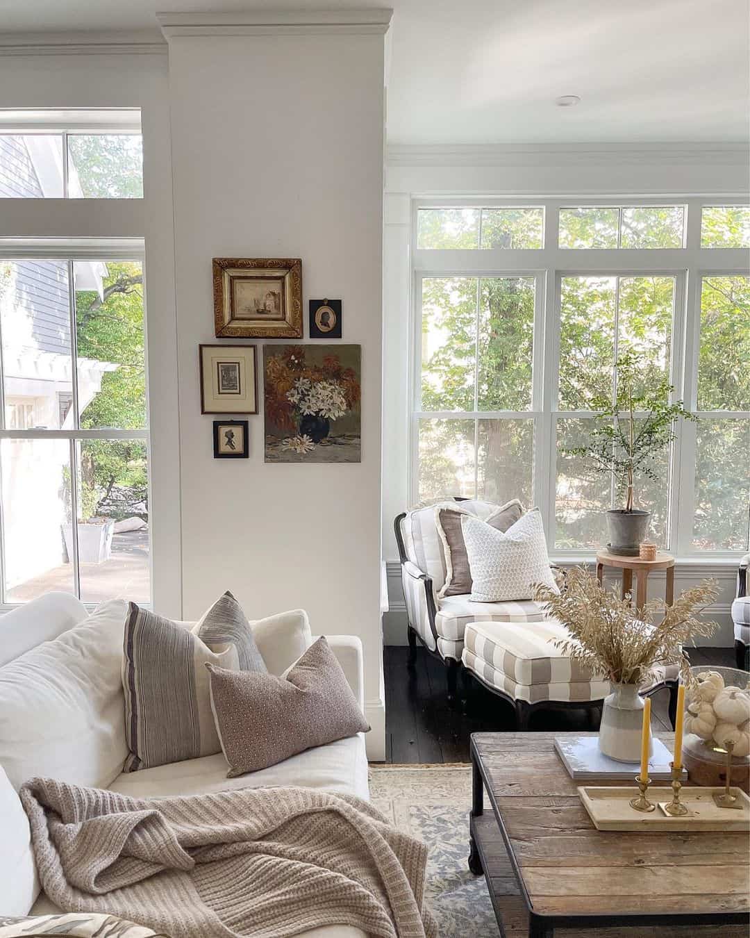 32 Astonishing Ideas for Creating an Eclectic Gallery Wall