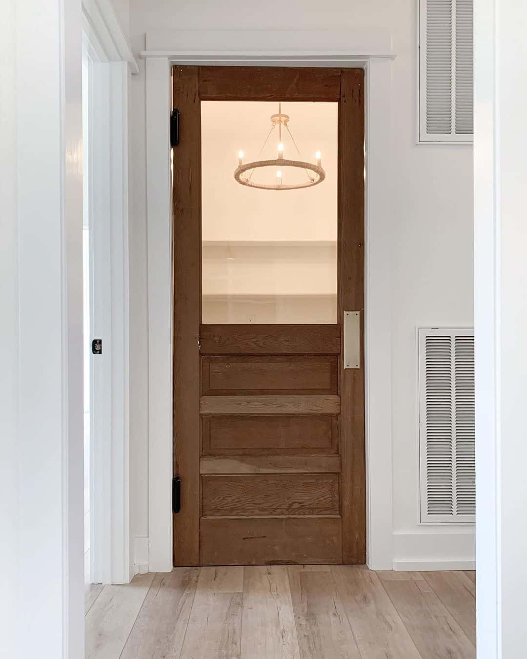 32 Pantry Doors with Glass That Show Off Your Essentials