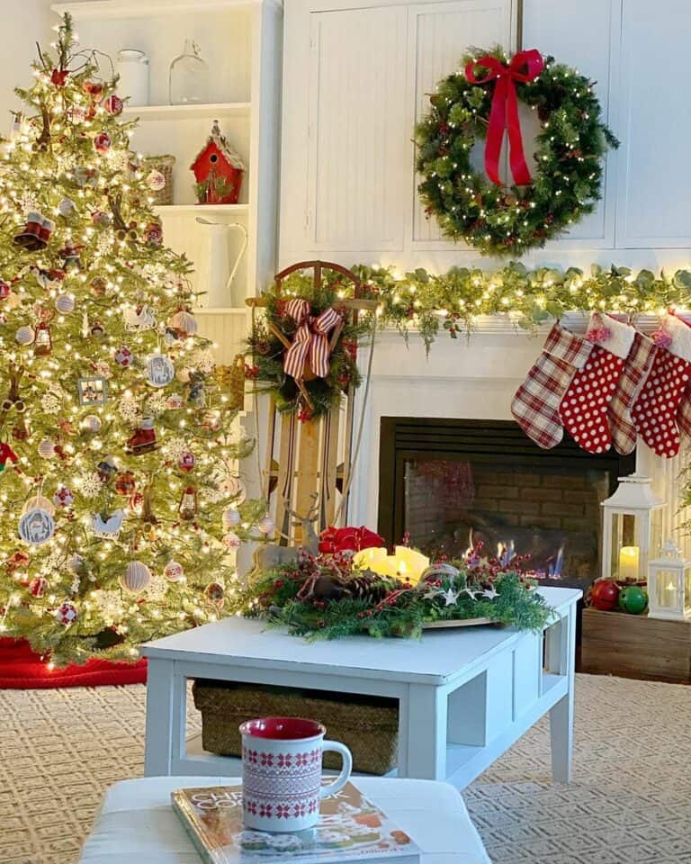 Christmas Cottage Décor with Twinkly Lights