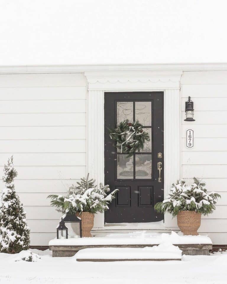 Classy Winter Greens for Black and White Entrance