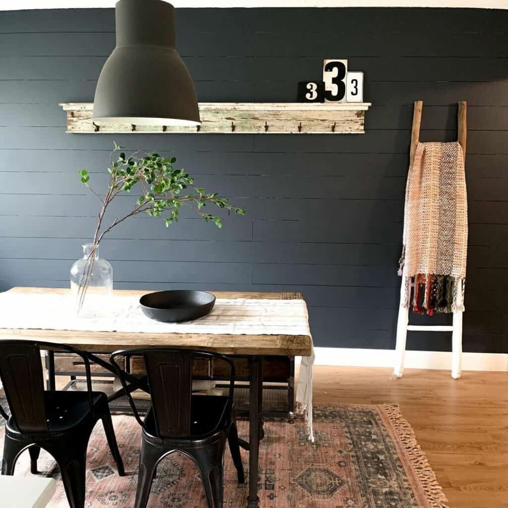 Dining Room with Black and White Décor