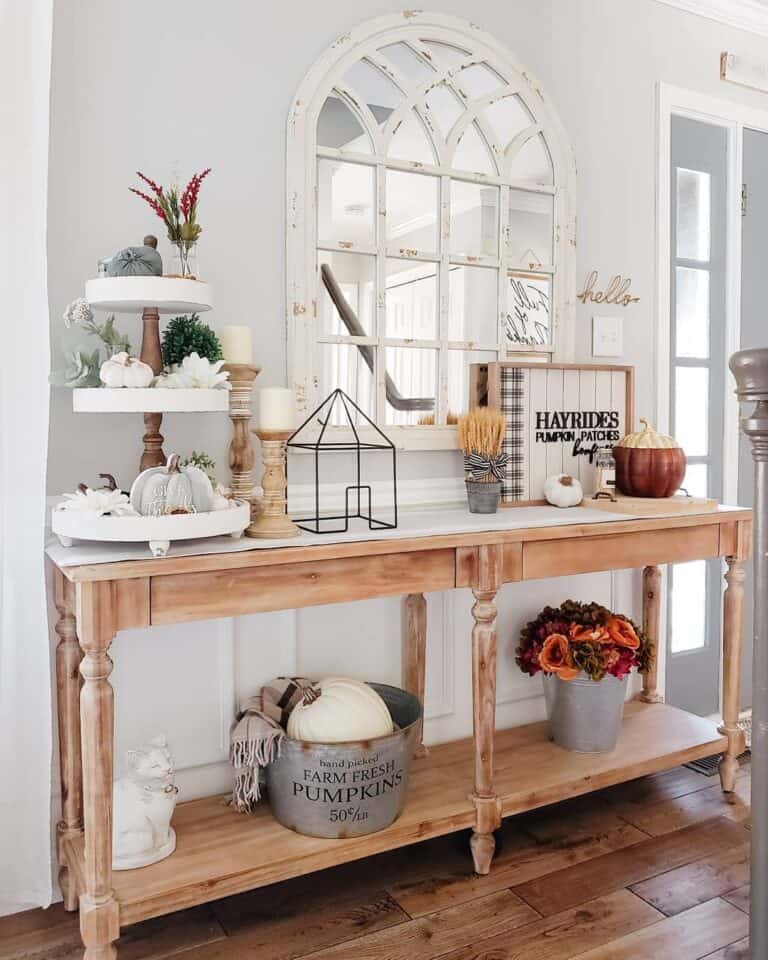 Entryway with White Fall Décor