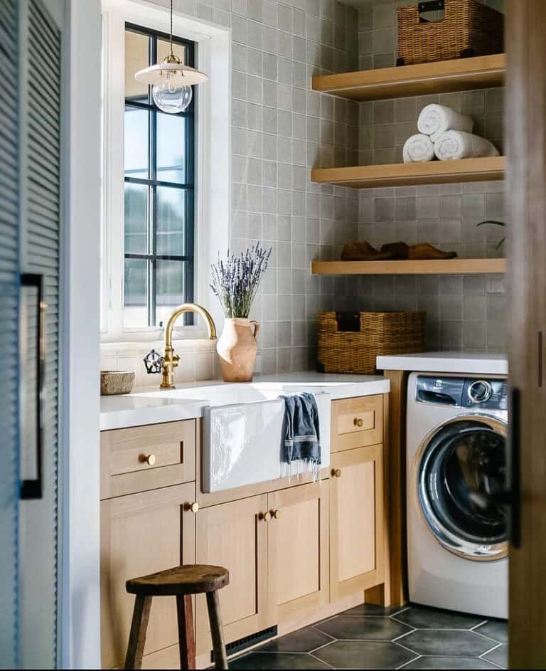 Fabulous Laundry Room Tile Ideas to for a Stunning Space