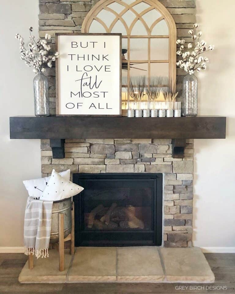 Farmhouse Fireplace with Soft Décor