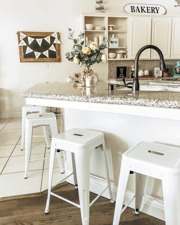 19 Curved Kitchen Islands to Shake Up Your Style