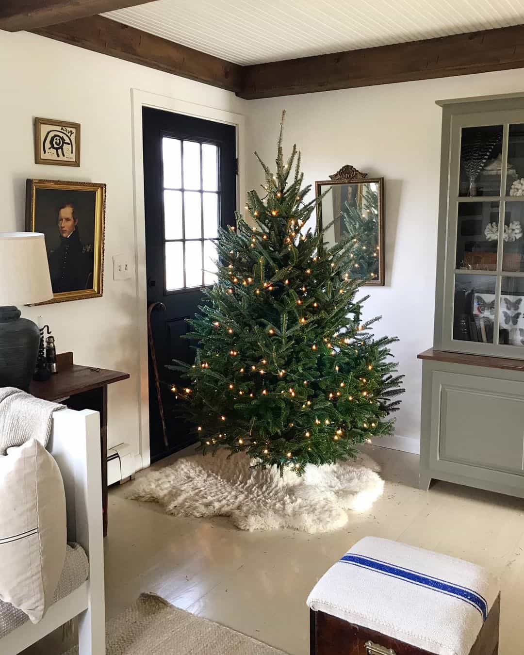 Faux Fur Christmas Tree Skirt and Vintage Décor Soul & Lane