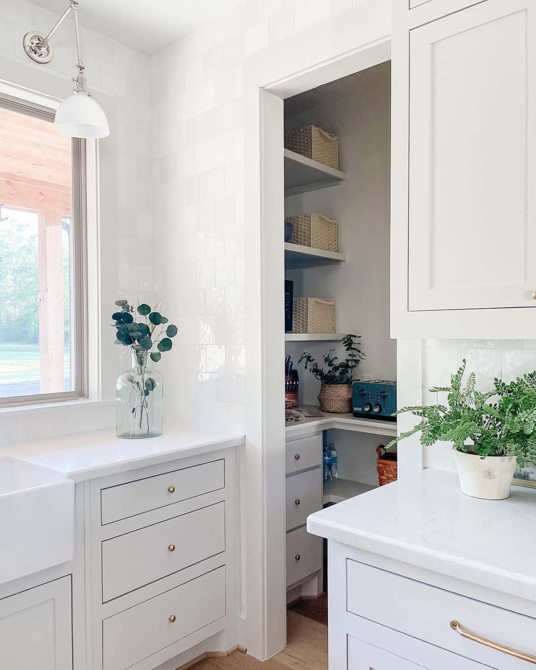 Gold Hardware on White Slab Front Soul & Lane