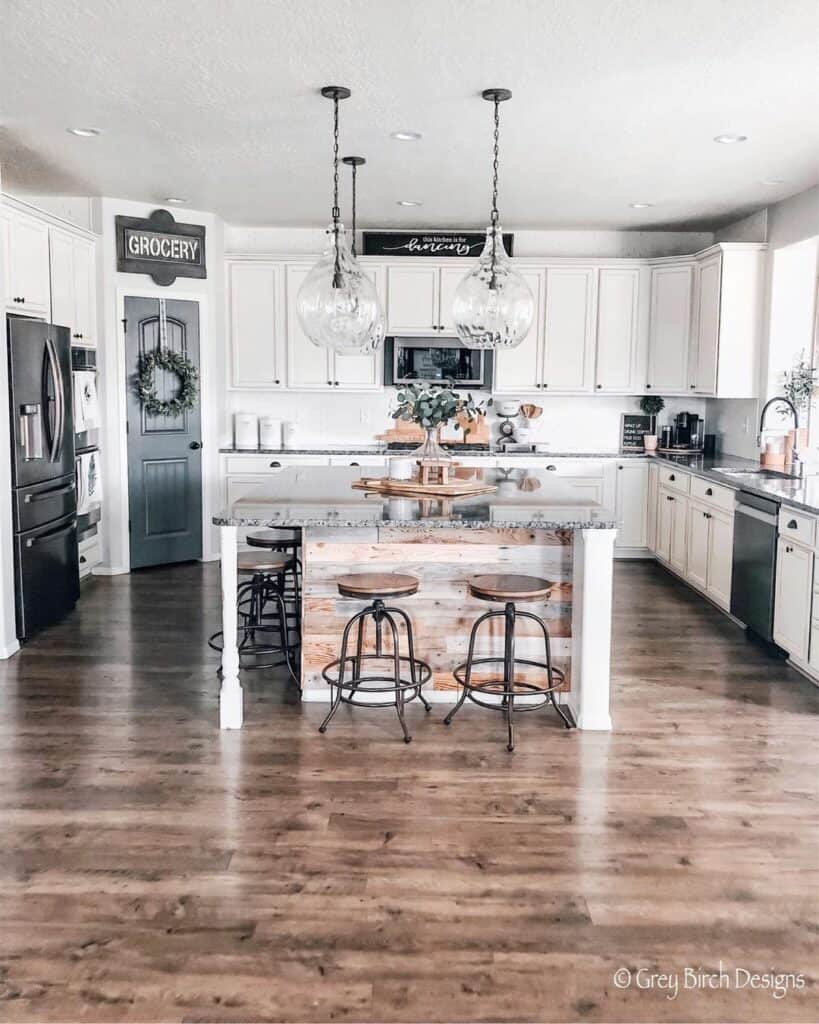 Granite Kitchen Countertop With Wood Stools