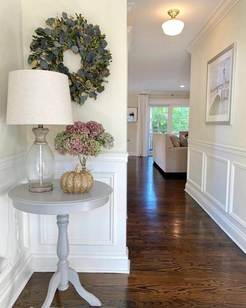 Gray Round Entryway Table with Lamp