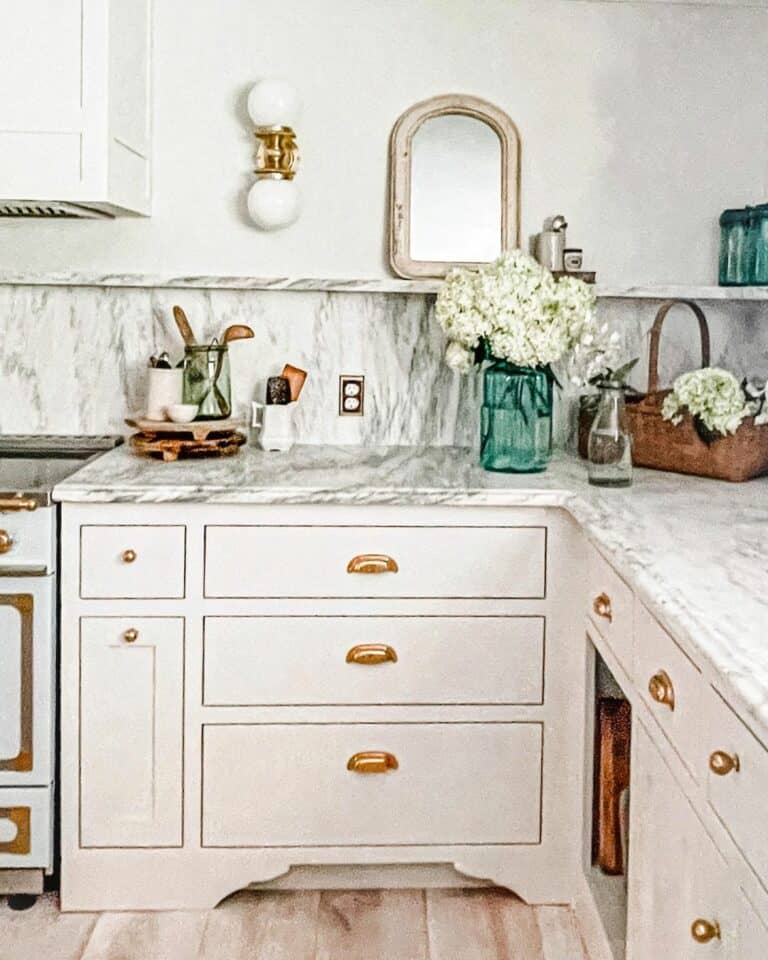 Gray and White Marbled Backsplash