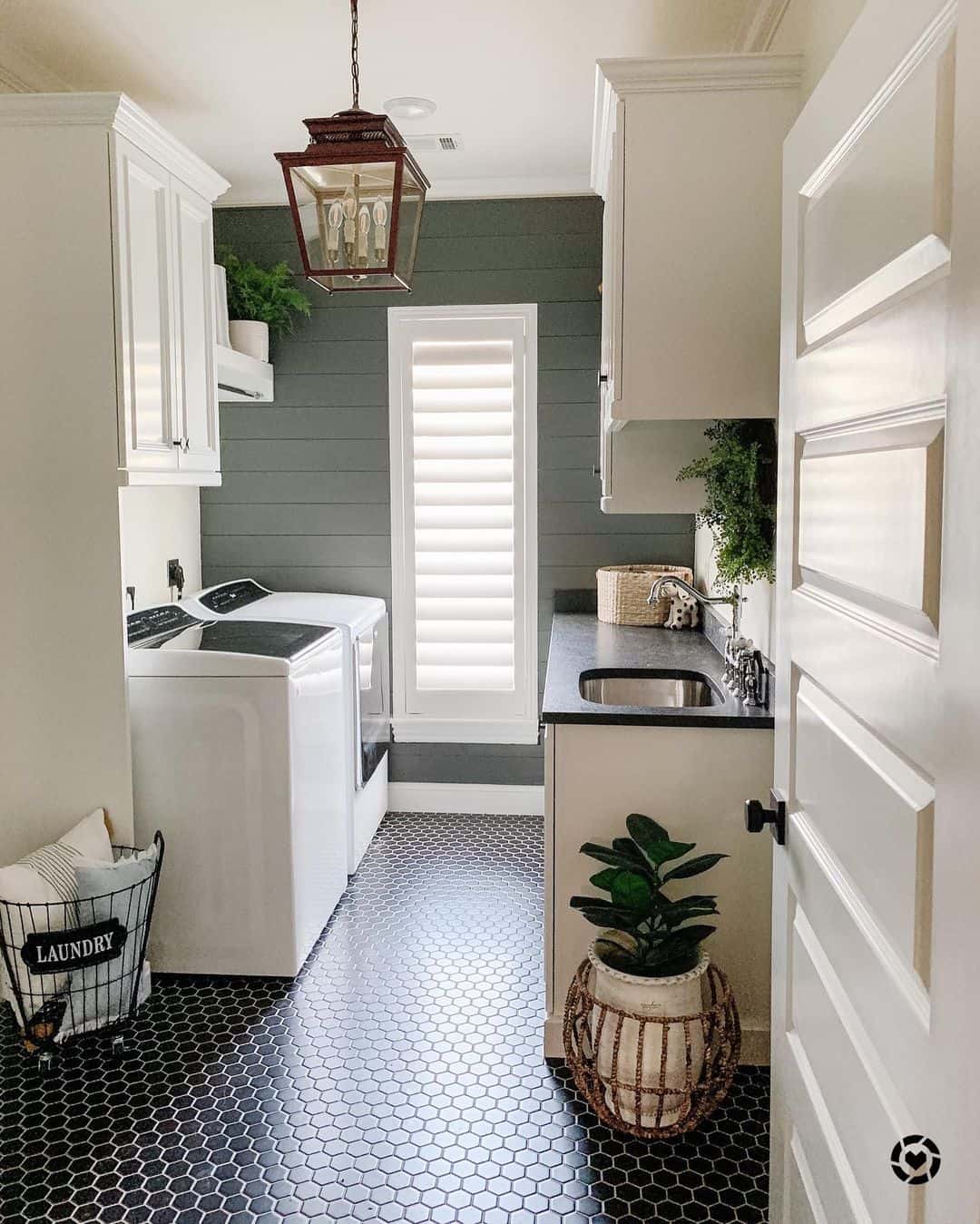 24 Examples of Gray Shiplap Accent Walls That Instantly Upgrade a Space