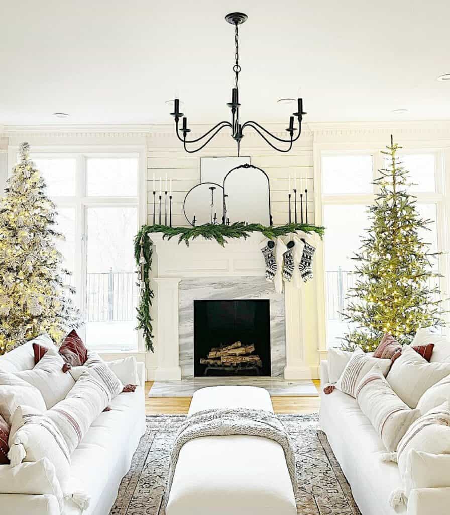 Holiday Living Room Chandelier Ideas