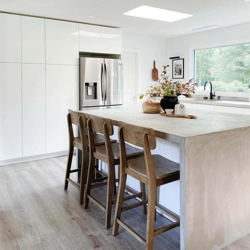 Large White Flat Panel Doors With No Hardware
