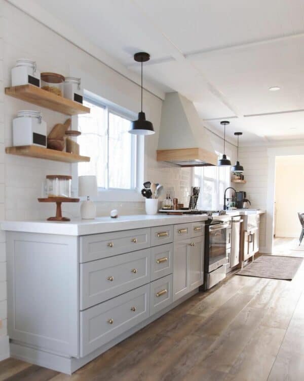 31 Light Grey Kitchen Cabinets for a Sophisticated Style