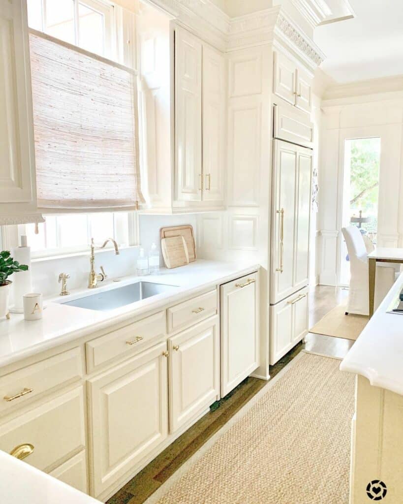 Modern Farmhouse Kitchen with Beige Rug