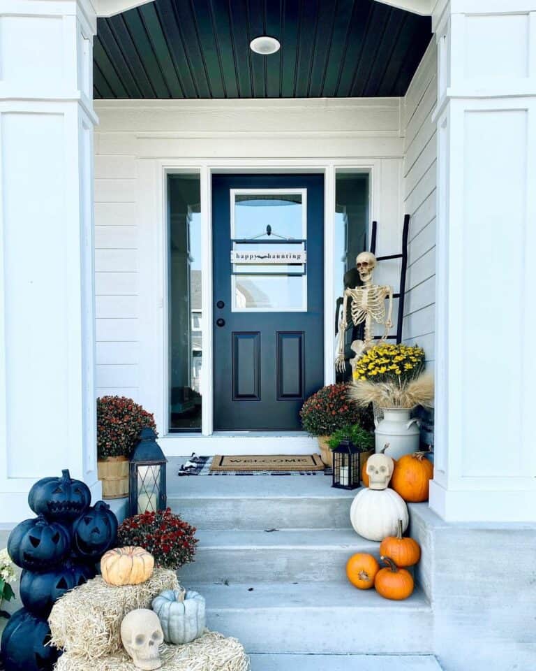 Pumpkin-Themed Front Porch for Fall