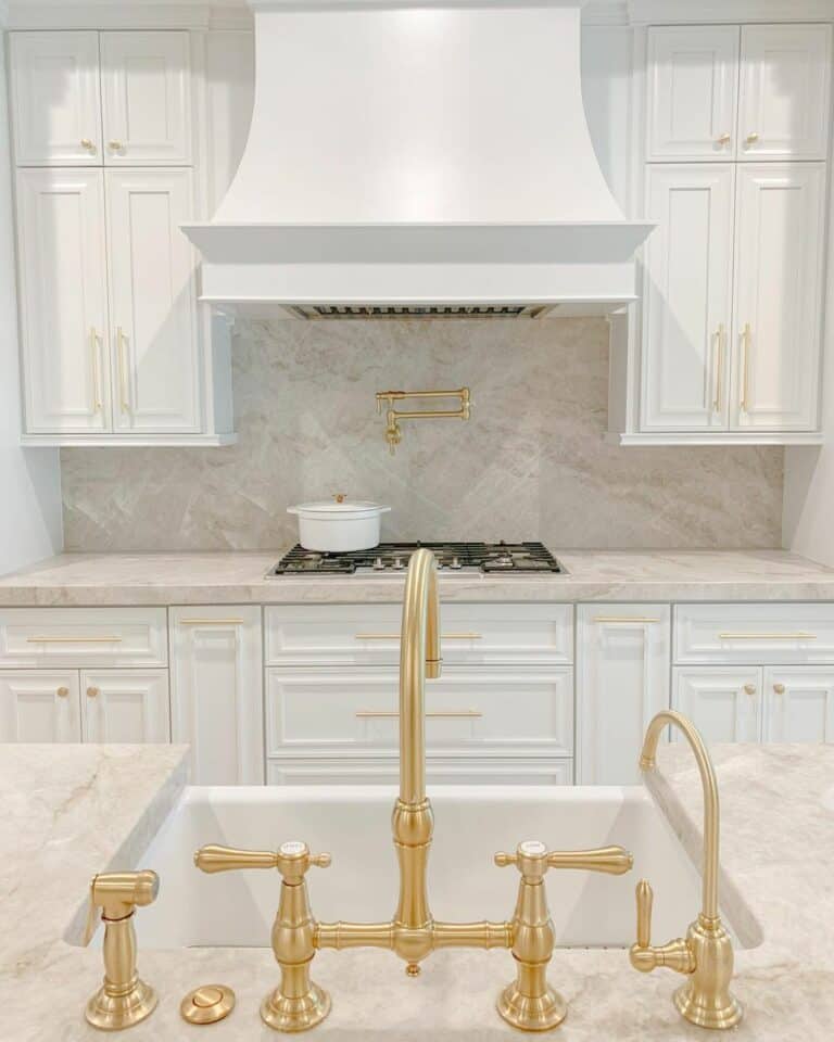 white and gold backsplash for kitchen