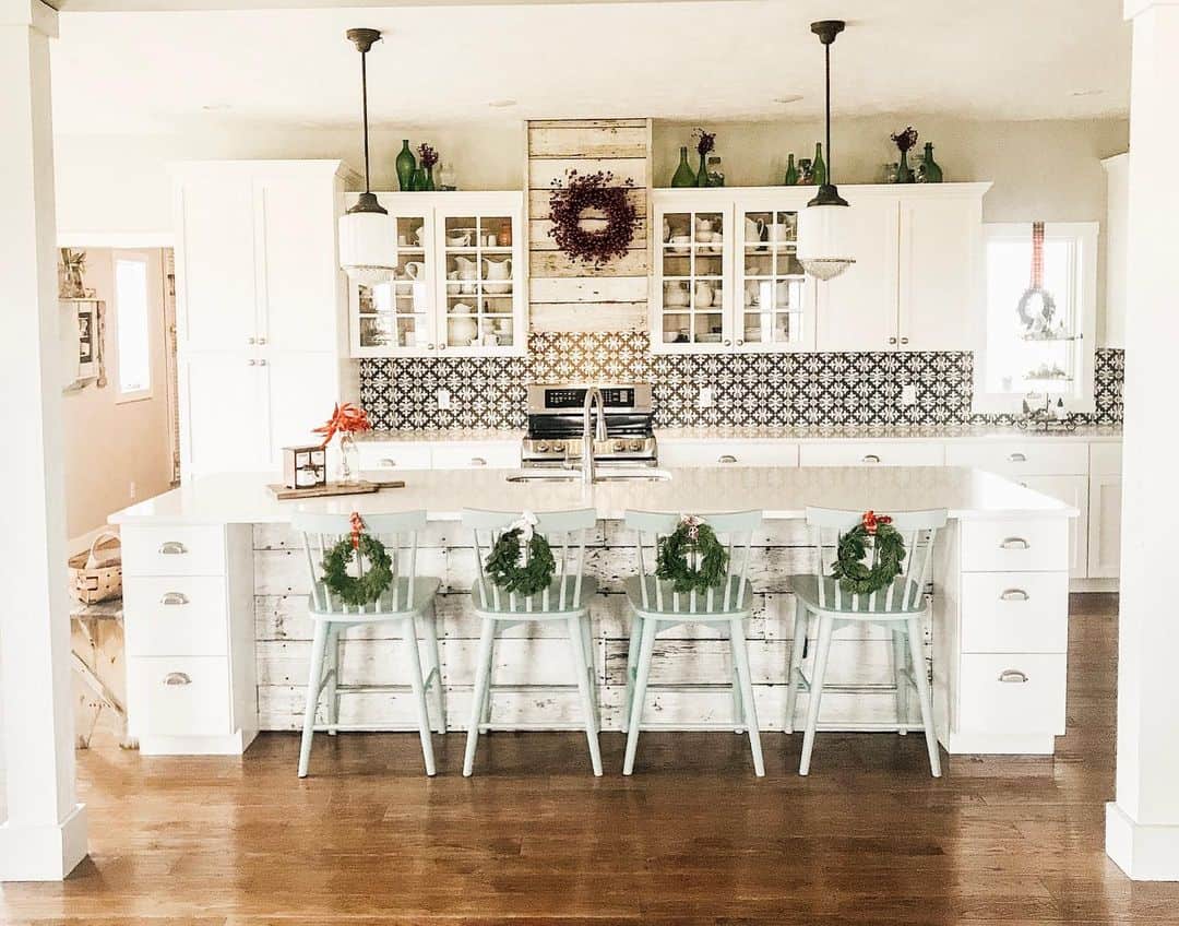 34 Kitchen Island Back Panel Ideas That Show Your Good Side