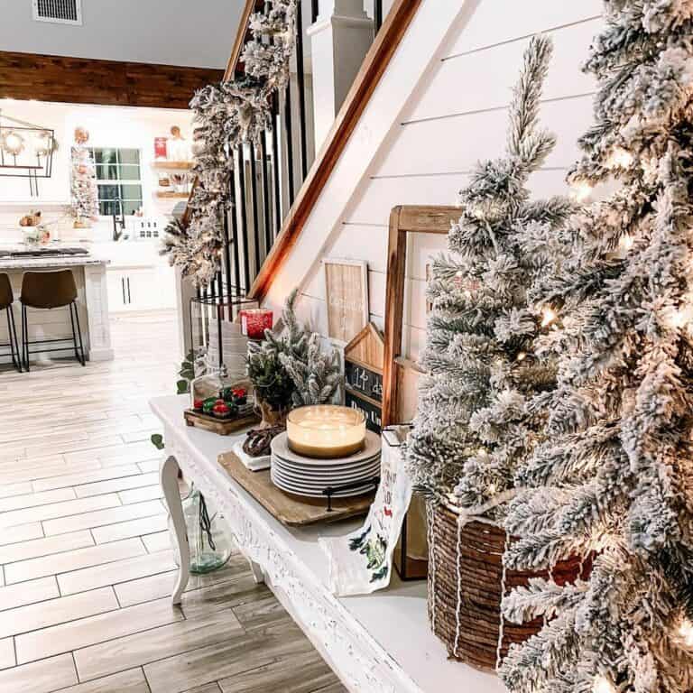 Rustic Farmhouse Holiday Wonderland Entry Ideas
