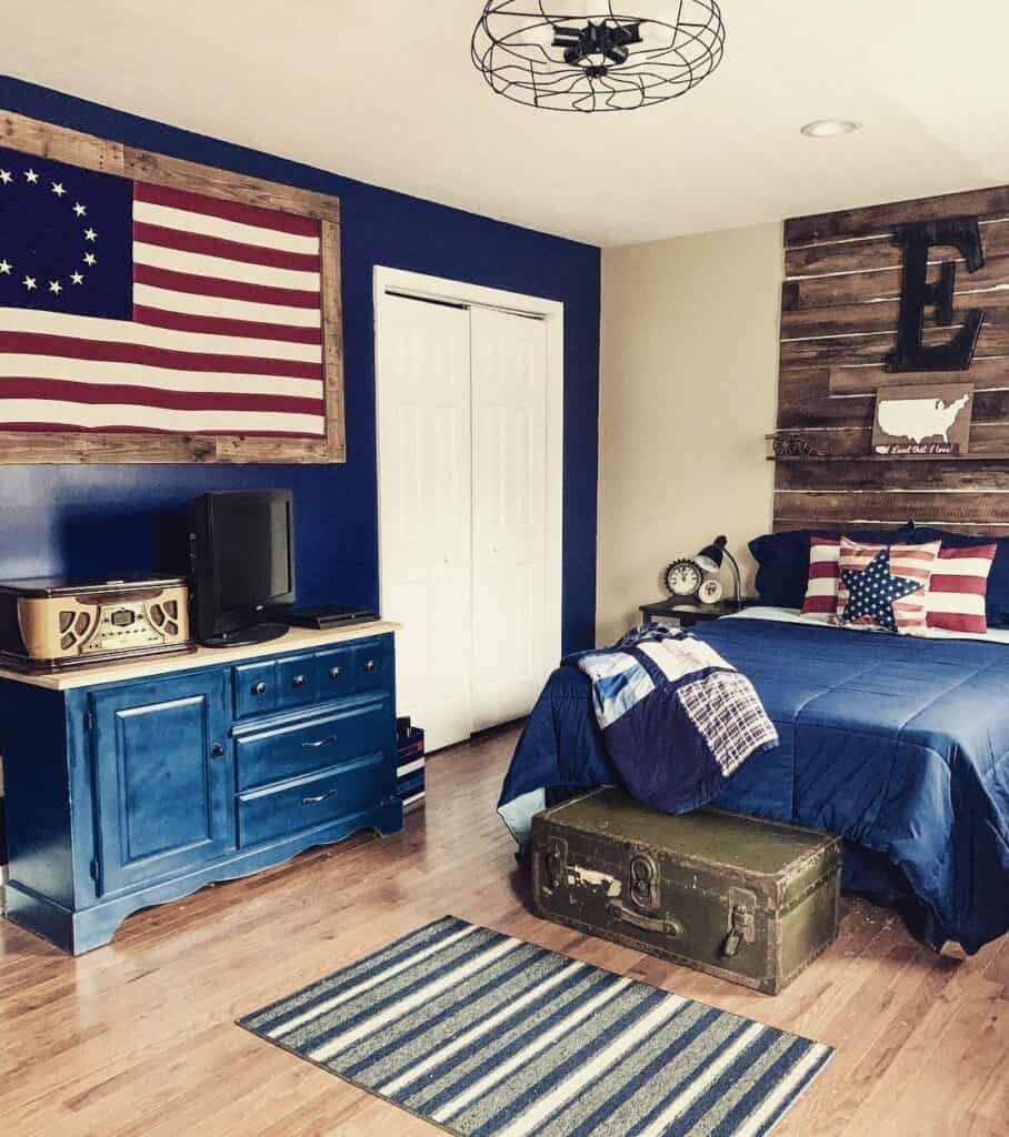 Rustic Items in America Themed Bedroom