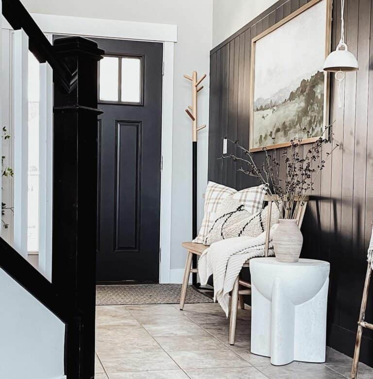 Small Entryway Wall Décor with Black Shiplap