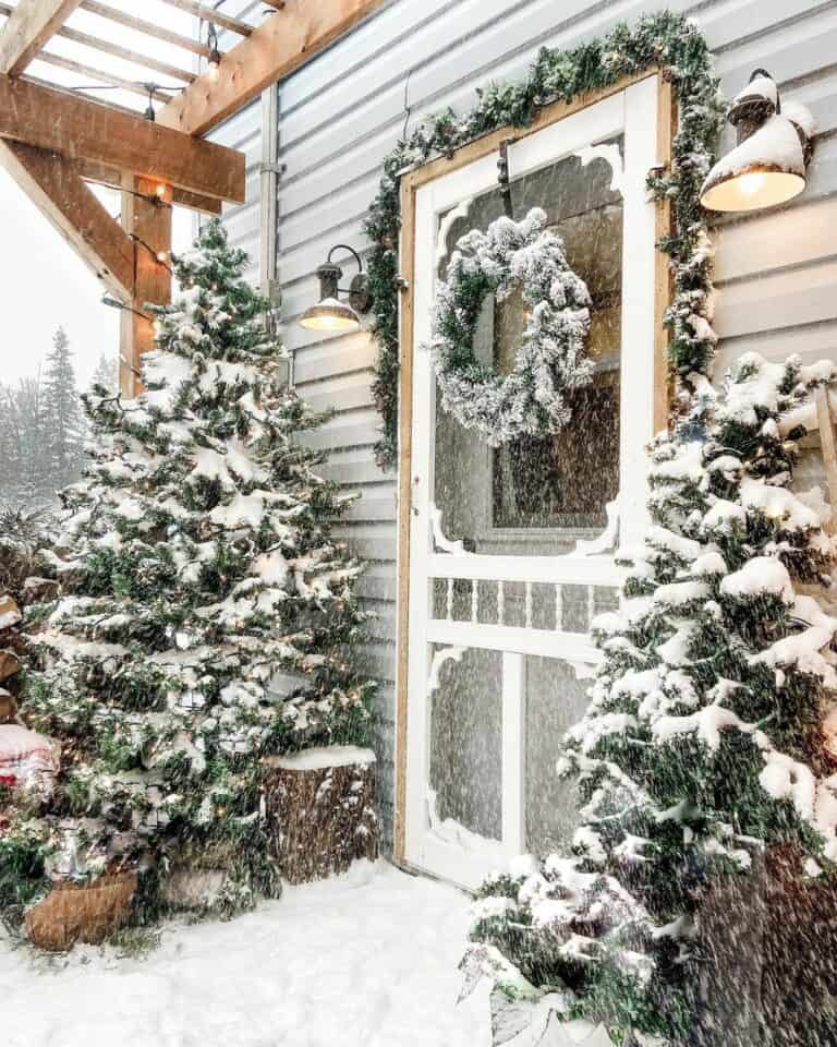 Snow-Covered Winter Décor for Front Door