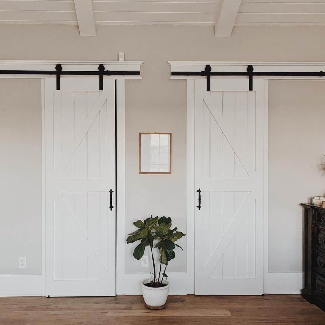 35 Door Trim Ideas to Put Your Entrance in Perspective