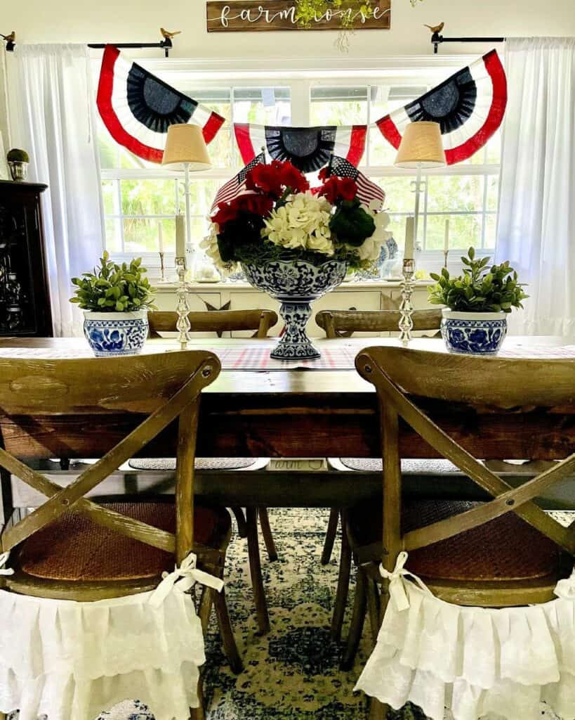 Tri-Color Vintage Table Décor