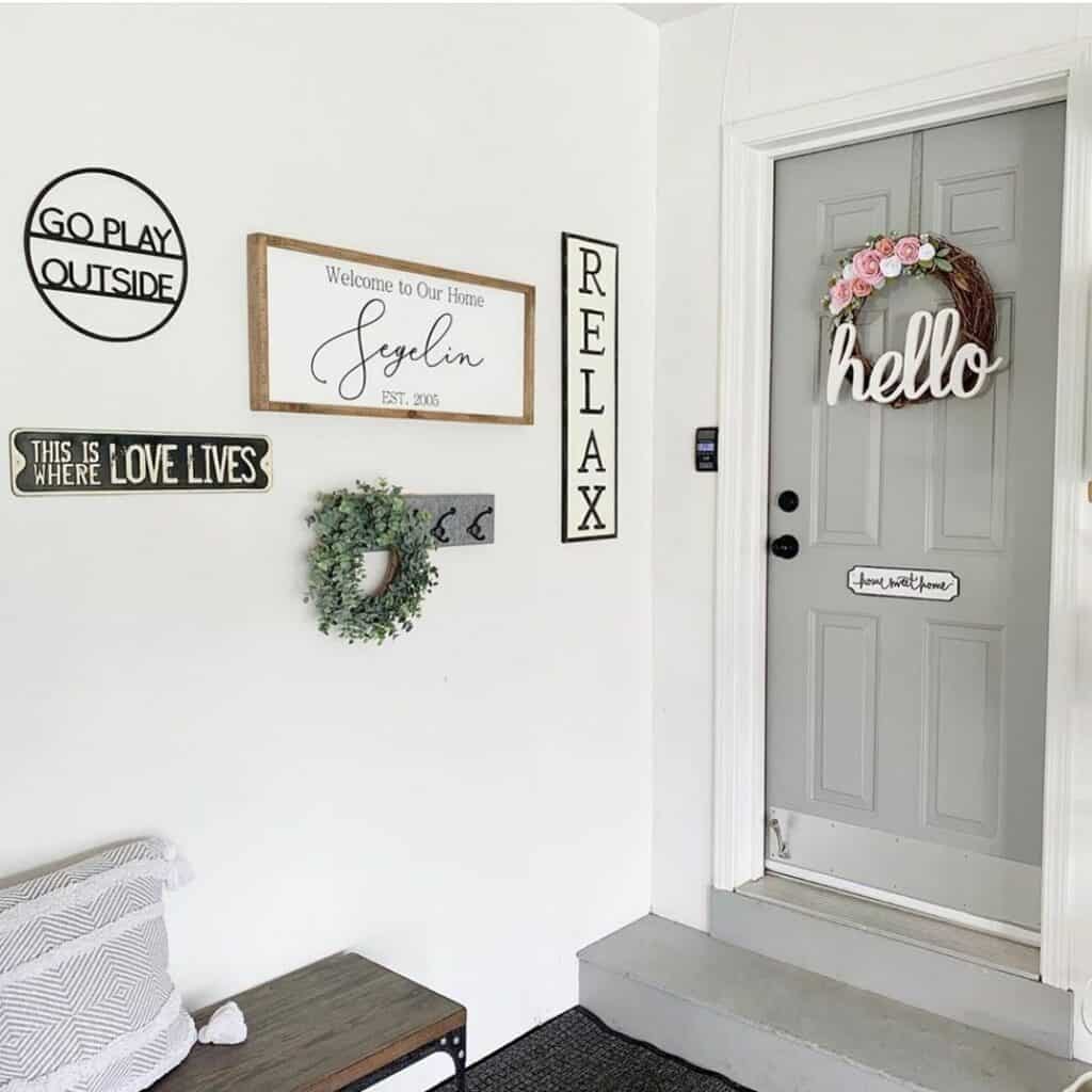 Unique Garage Entryway Wall Décor Ideas