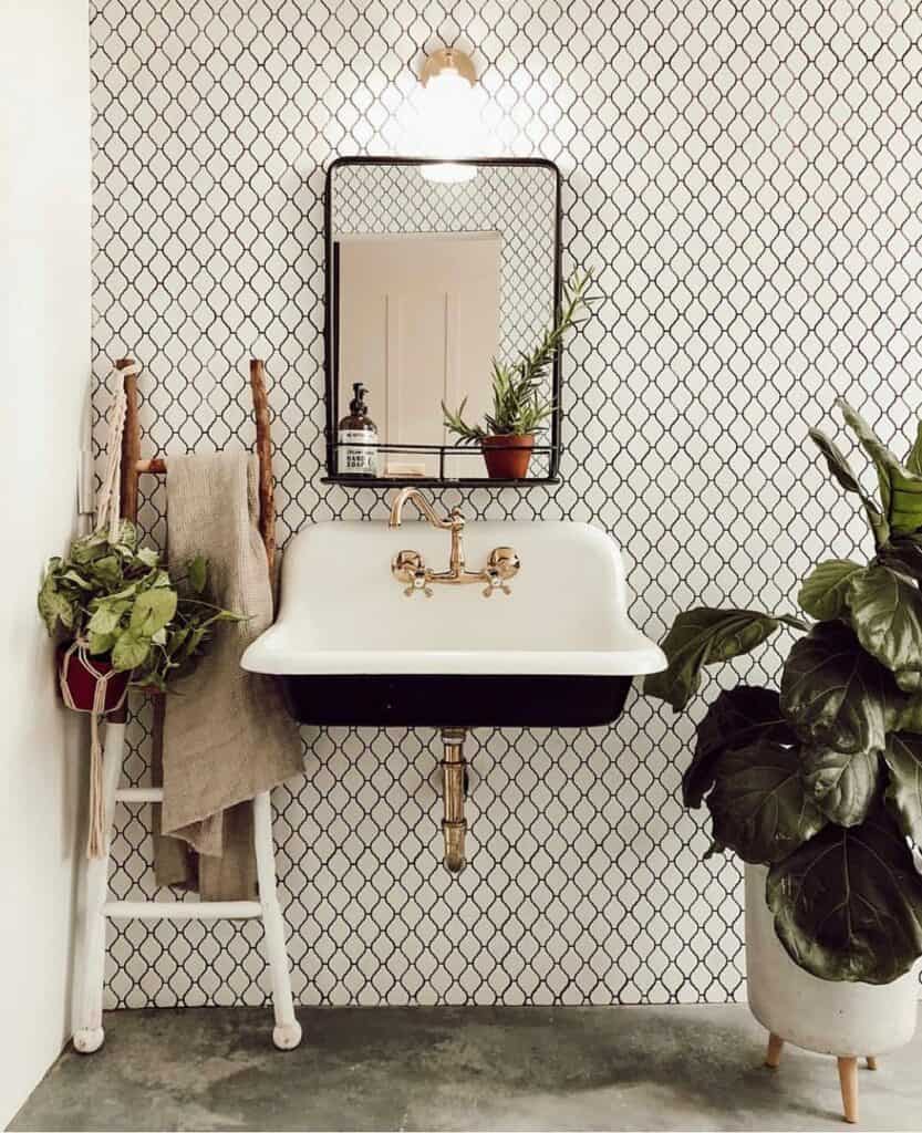 Vintage Sink in Modern Bathroom