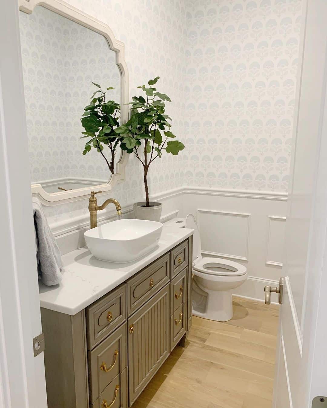 35 Small Bathroom Wallpaper Ideas to Elevate Your Home