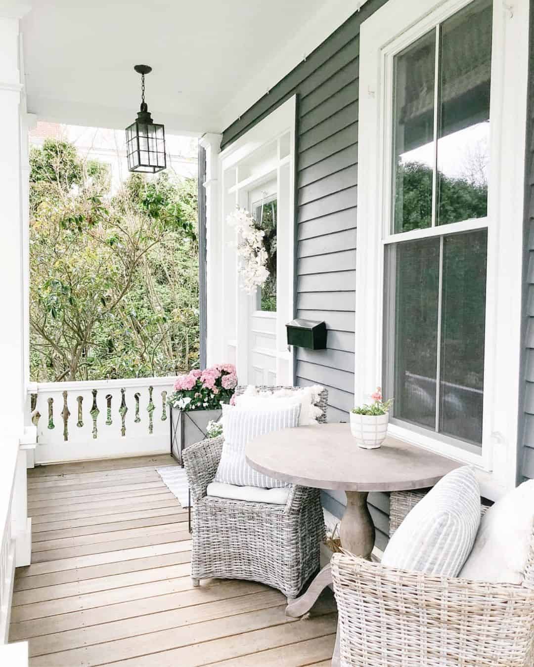 Farmhouse sales wicker chairs