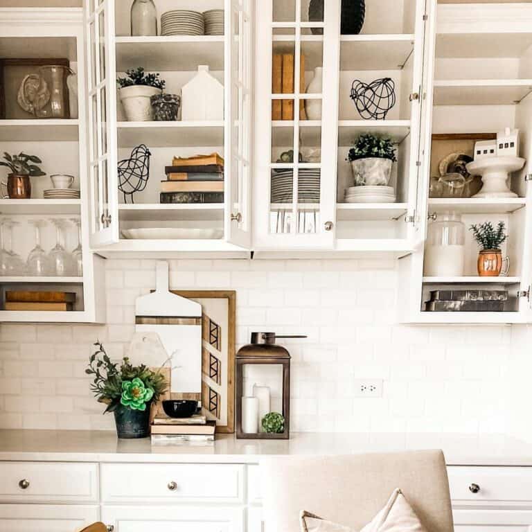 White Kitchen Cabinets Display Vintage Décor