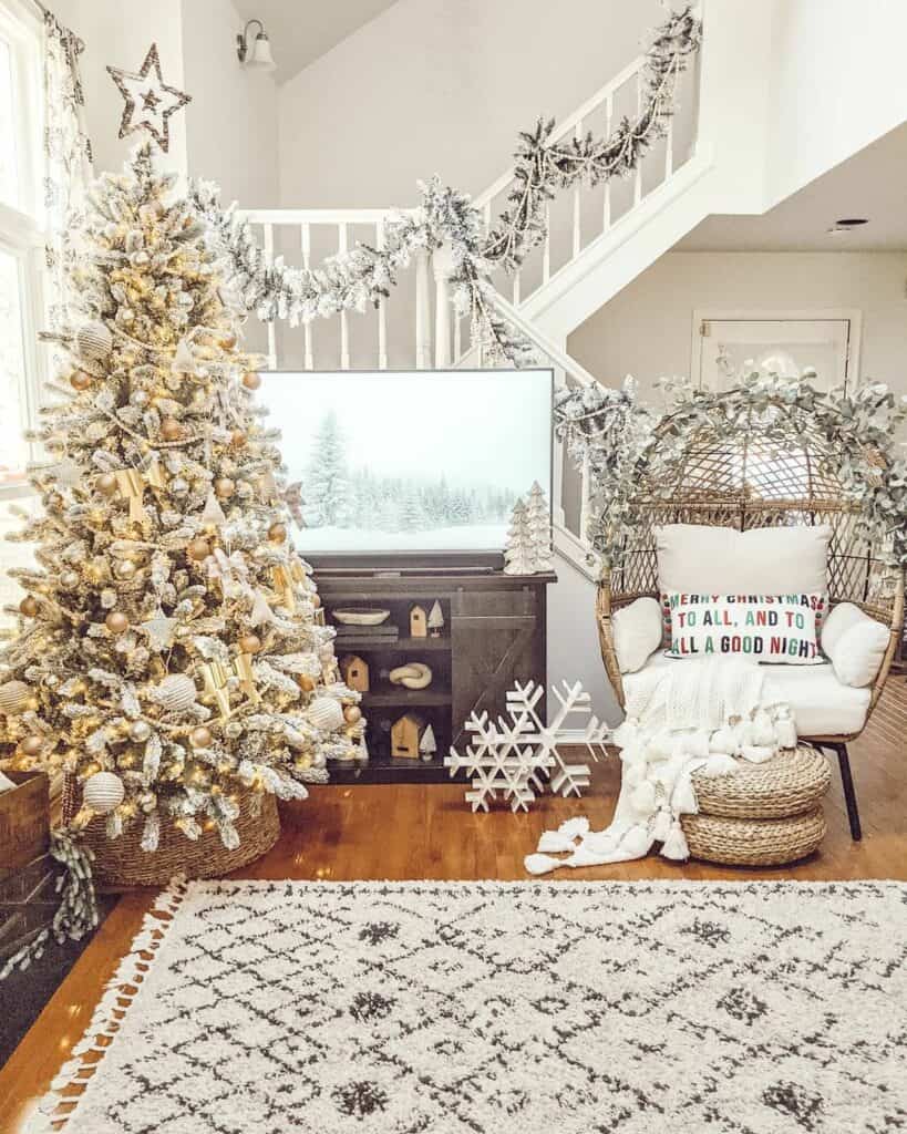 White and Gold Winter Wonderland Decorations