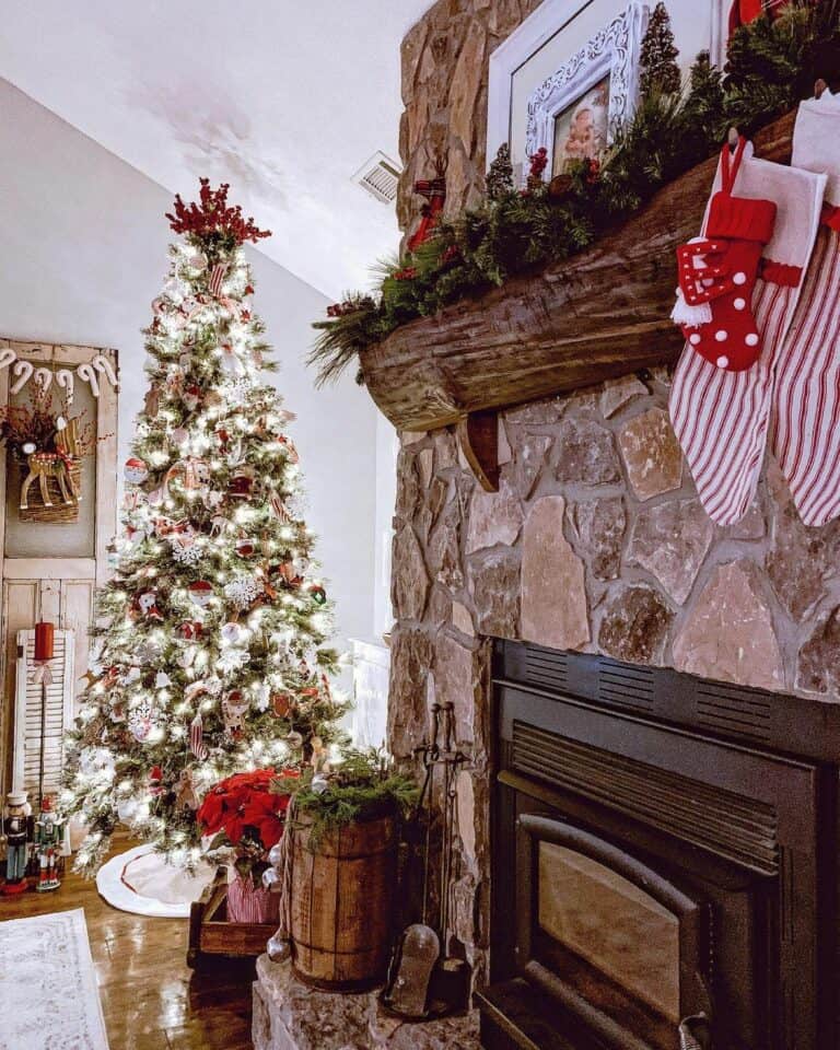 White and Red Christmas Tree Skirt
