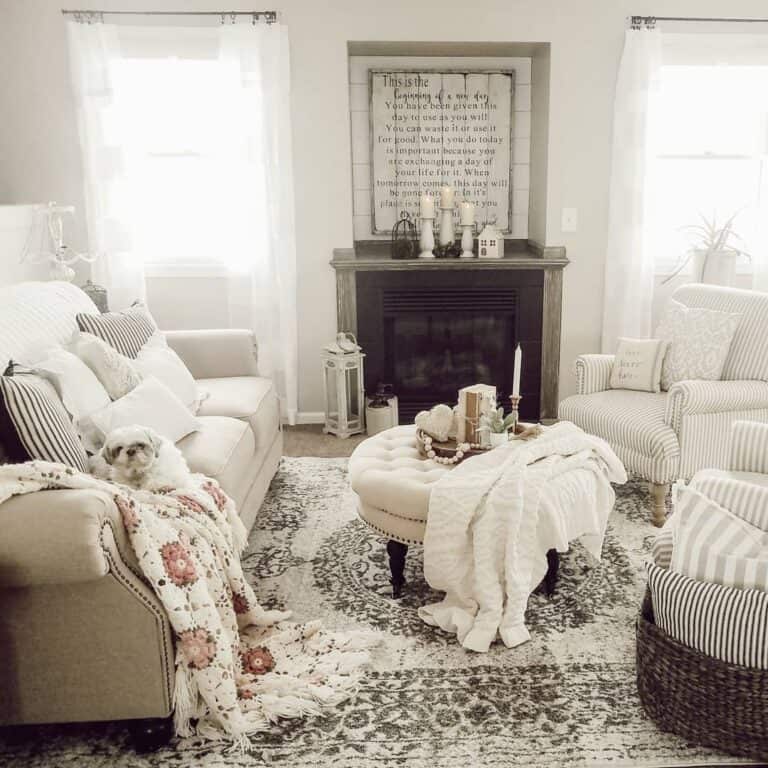 Accent Chair Ideas for Vintage-style Living Room