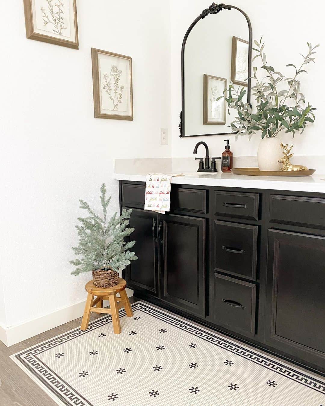 Antique and Rustic Bathroom Wall Décor - Soul & Lane