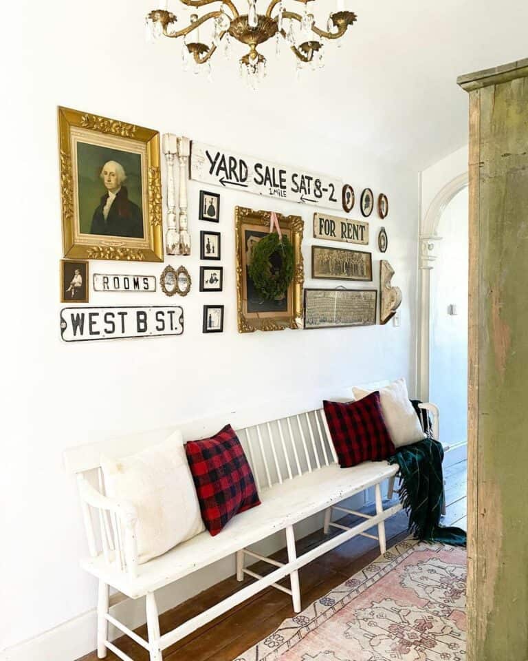 Art-inspired Entryway Wall Décor