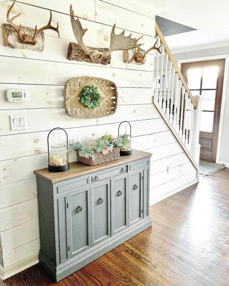 Beautiful Shiplap Dining Room With Cabin Vibe